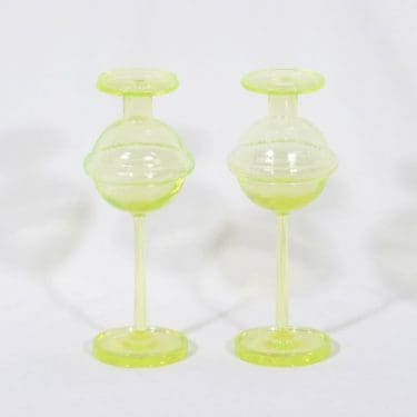 Riihimäen lasi Sulttaani kynttilänjalat, keltainen, 2 kpl, suunnittelija Nanny Still,