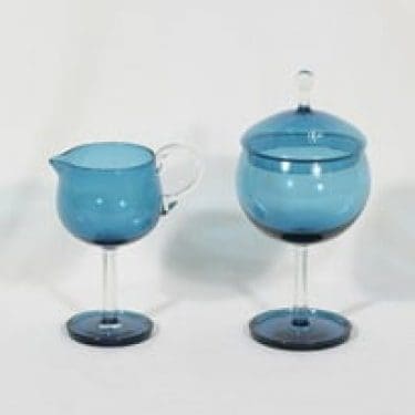 Riihimäen lasi Harlekiini sokerikko ja kermakko, sininen, suunnittelija Nanny Still,