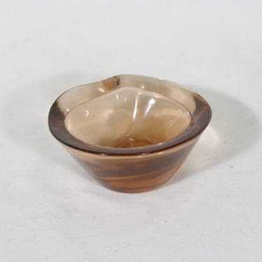 Riihimäen lasi Vaakuna tuhka-astia, rosa, suunnittelija Helena Tynell,