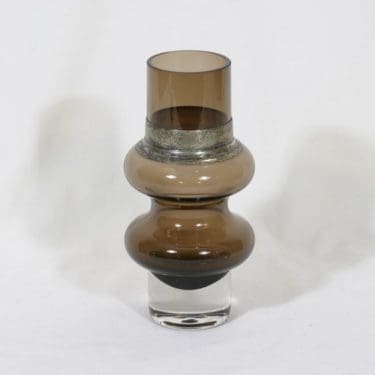 Riihimäen lasi Solmuke maljakko, ruskea, suunnittelija Tamara Aladin, alpakkavanne