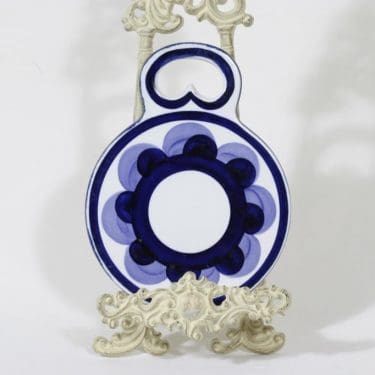 Arabia Paju talouslevy, käsinmaalattu, suunnittelija Anja Jaatinen-Winqvist, käsinmaalattu, signeerattu, retro