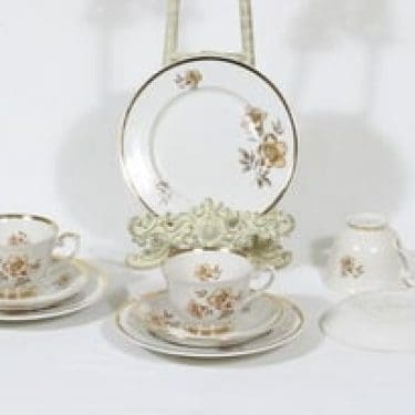 Arabia Myrna kahvikupit ja lautaset, 3 kpl, suunnittelija Olga Osol, serikuva