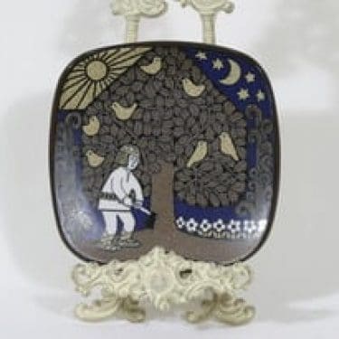 Arabia Kalevala vuosilautanen, 1995, suunnittelija Raija Uosikkinen, 1995, serikuva, Kalevala-aihe