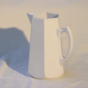 Arabia AU kaadin, valkoinen, suunnittelija , koristelematon