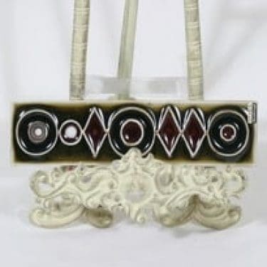 Arabia Ornamentti seinälaatta, signeerattu, suunnittelija Annikki Hovisaari, signeerattu, pieni, käsinmaalattu