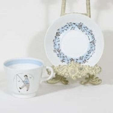 Arabia Harraste kuppi, Kalastaja, suunnittelija Raija Uosikkinen, Kalastaja, suuri, siirtokuva