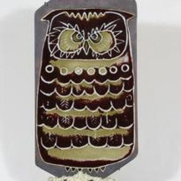 Arabia AH seinälaatta, käsinmaalattu, suunnittelija Annikki Hovisaari, käsinmaalattu, massiivinen, signeerattu