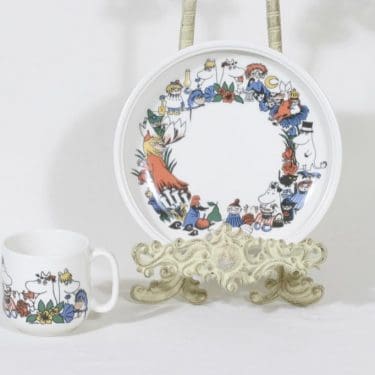 Arabia Muumi lasten kuppi ja lautanen, suunnittelija Tove Slotte, serikuva