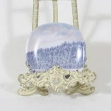 Arabia koristelautanen, Talvinen Lappi, suunnittelija Anita Rantanen-Siemers, Talvinen Lappi, pieni, serikuva