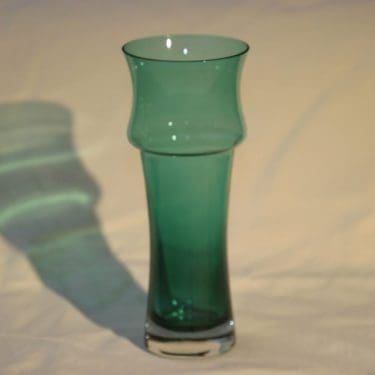 Riihimäen lasi 1473 maljakko, vihreä, suunnittelija Tamara Aladin,