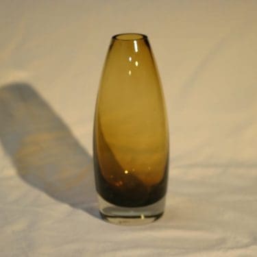 Riihimäen lasi 1365 maljakko, suunnittelija Tamara Aladin,