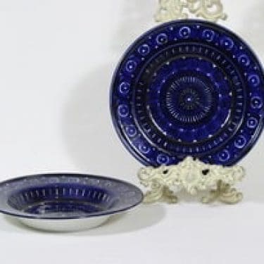 Arabia Valencia lautaset, syvä, 2 kpl, suunnittelija Ulla Procope, syvä, käsinmaalattu, signeerattu