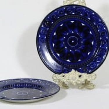 Arabia Valencia lautaset, matala, 2 kpl, suunnittelija Ulla Procope, matala, käsinmaalattu, signeerattu