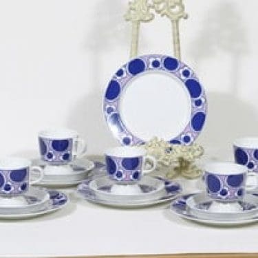 Arabia Pauliina kahvikupit ja lautaset, 6 kpl, suunnittelija Anja Jaatinen-Winquist, serikuva, retro