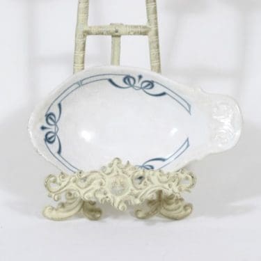 Arabia Capella vihannesastia, suunnittelija , kuparipainokoriste, jugend