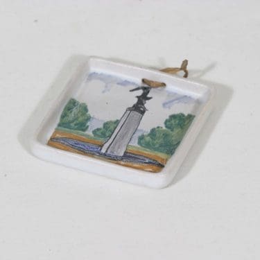 Kupittaan savi koristelautanen, signeerattu, suunnittelija , signeerattu, pieni