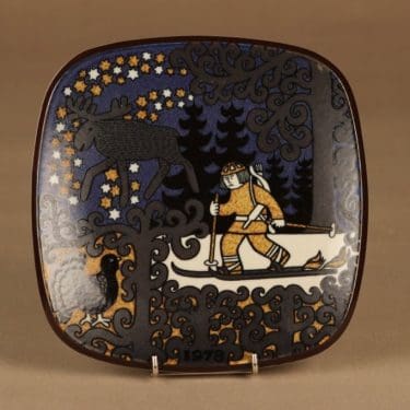 Arabia Kalevala vuosilautanen 1978 suunnittelija Raija Uosikkinen