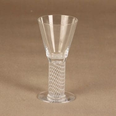 Nuutajärvi Filigran white vine glass, filigree design Heikki Orvola