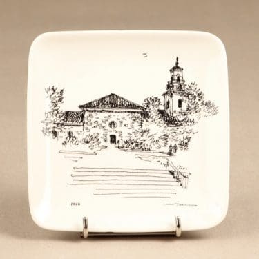 Arabia Partiolautanen koristelaatta, Kuopion tuomiokirkko, suunnittelija Henrik Tikkanen, Kuopion tuomiokirkko, pieni, serikuva