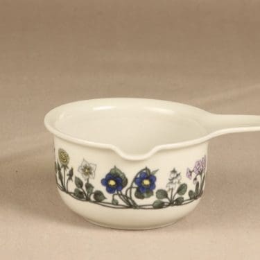 Arabia Flora kastikekaadin, suunnittelija Esteri Tomula, serikuva, kukka-aihe