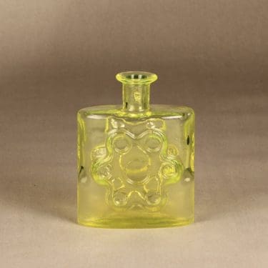 Riihimäen lasi Paukkurauta koristepullo, keltainen, suunnittelija Erkkitapio Siiroinen,