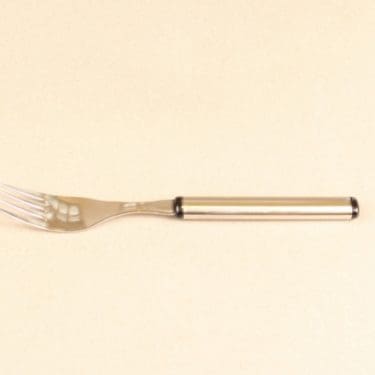 Hackman Elegia haarukka, suunnittelija Ahti Majuri,