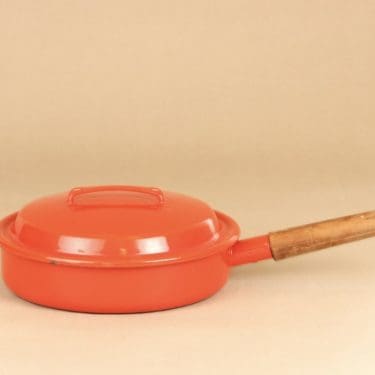 Finel Finella kasari, punainen, suunnittelija ,