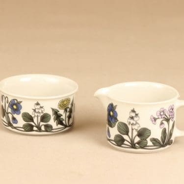 Arabia Flora sokerikko ja kermakko, suunnittelija Esteri Tomula, serikuva, kukka-aihe