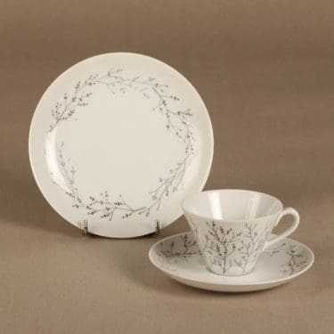 Arabia Oksa kahvikuppi ja lautaset, suunnittelija Gunvor Olin, serikuva, signeerattu