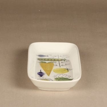 Arabia Vegeta tarjoiluvati, suunnittelija Esteri Tomula, käsinmaalattu