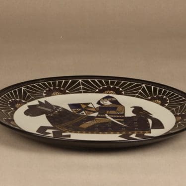 Arabia Ritari koristelautanen, suuri, suunnittelija Raija Uosikkinen, suuri, serikuva