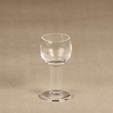 Iittala Mondo snapsilasi, jalallinen, suunnittelija Kerttu Nurminen, jalallinen