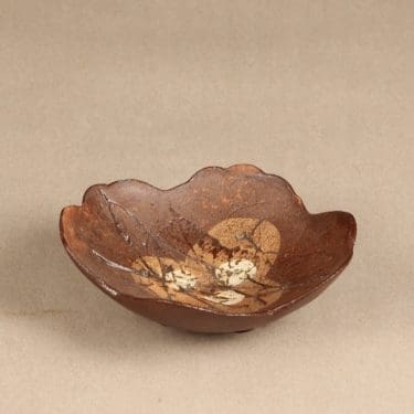 Arabia taide-esine, suunnittelija Francesca Lindh, käsinmaalattu, käsin muotoiltu, signeerattu