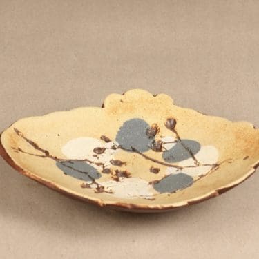 Arabia taide-esine, suunnittelija Francesca Lindh, käsinmaalattu, käsin muotoiltu, signeerattu