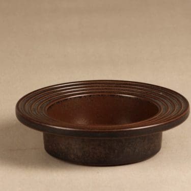 Arabia Ruska tuhka-astia, ruskea, suunnittelija Ulla Procope, ruskea lasite, signeerattu