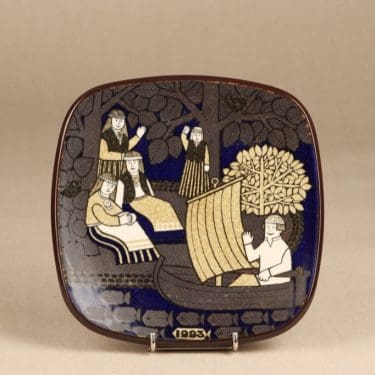 Arabia Kalevala annual plate 1983 designer Raija Uosikkinen