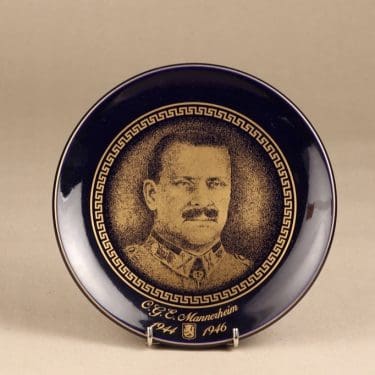 Arabia Suomen presidentit seinälautanen, Marsalkka C.G.E. Mannerheim, suunnittelija Veikko Roininen, Marsalkka C.G.E. Mannerheim