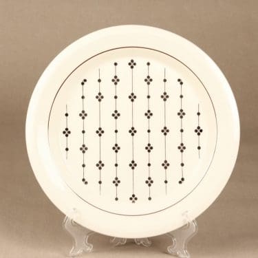 Arabia Kartano lautanen, mustavalkoinen, suunnittelija Esteri Tomula, painettu ja maalattu