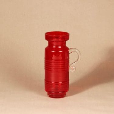 Riihimäen Lasi Kleopatra maljakko, punainen, suunnittelija Tamara Aladin,