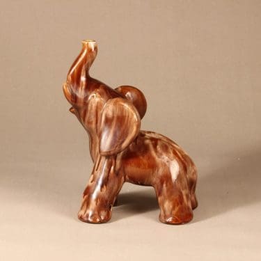 Kupittaan savi Norsu-figuuri, käsinmaalattu, suunnittelija Kerttu Suvanto-Vaajakallio,