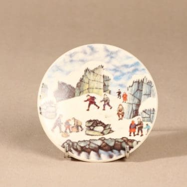 Arabia seinälautanen, Suomalaiset Jäämeren rannalla, suunnittelija Andreas Alariesto, Suomalaiset Jäämeren rannalla, Suomalaiset Jäämeren rannalla, lappi-aihe, naivismi