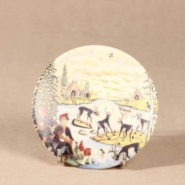 Arabia seinälautanen, Lappalaiset kesäaskareissa, suunnittelija Andreas Alariesto, Lappalaiset kesäaskareissa, Lappalaiset kesäaskareissa, lappi-aihe, naivismi