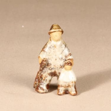 Arabia figuuri, käsinmaalattu, suunnittelija Sakari Vapaavuori, käsinmaalattu