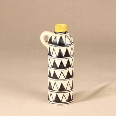 Kupittaan Savi Oy maljakko, käsinmaalattu, suunnittelija , käsinmaalattu, signeerattu