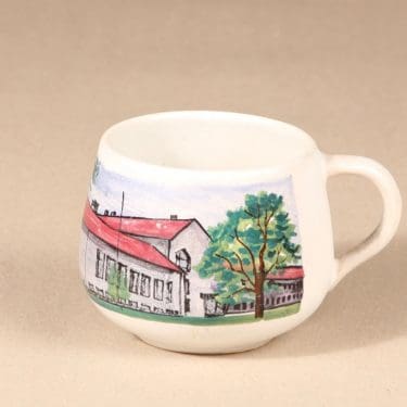 Kupittaan savi muki, Tammisaari, suunnittelija , Tammisaari, mukissa teksti Ekenäs