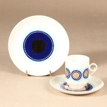 Arabia Tanja kahvikuppi ja lautaset, sininen, 3 kpl, suunnittelija Esteri Tomula, serikuva