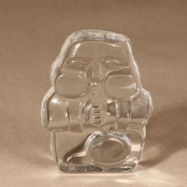 Iittala lasipaino, lasinpuhaltaja, suunnittelija Jorma Vennola, lasinpuhaltaja