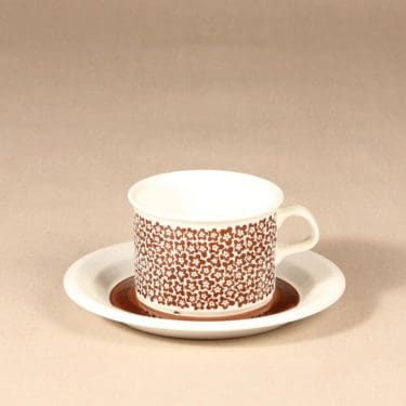 Arabia Faenza kukka teekuppi, ruskeakukka, suunnittelija Inkeri Seppälä, ruskeakukka, serikuva, kukka-aihe