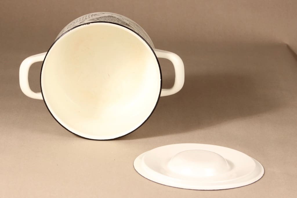 Finel Neptun kattila, suunnittelija Esteri Tomula, serikuva, retro kuva 3