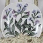 Arabia Botanica Keltakurjenmiekka koristelautanen, suunnittelija Esteri Tomula